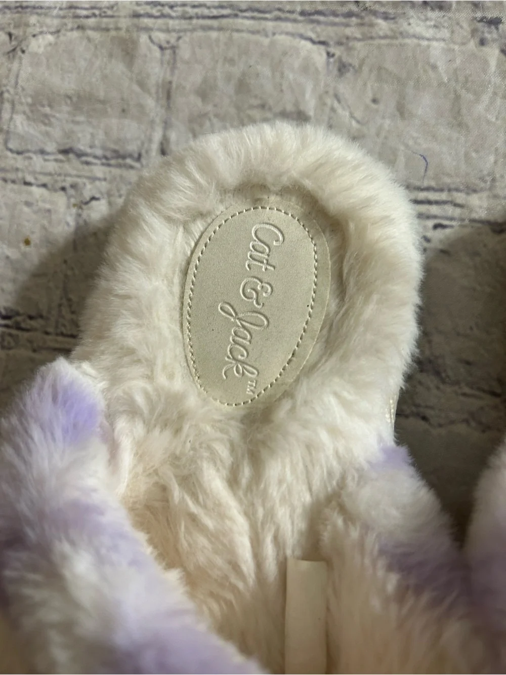 CAT & JACK PIPPA PUFF SCUFF SLIPPERS FUZZY PURPLE & WHITE CHECKERED PATTERN 2/3